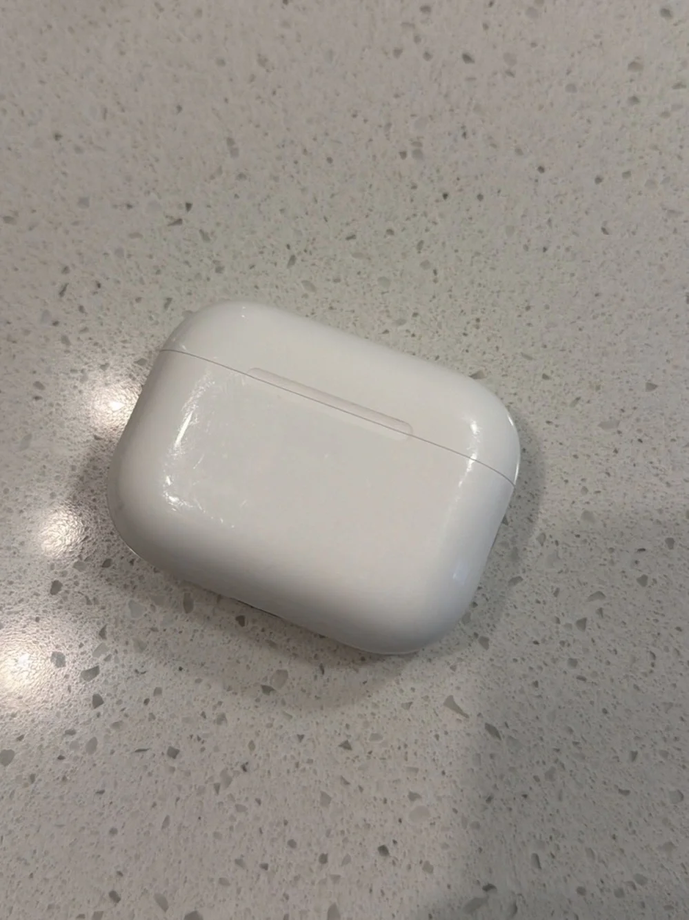 Apple White Wireless Earbuds with Charging Case